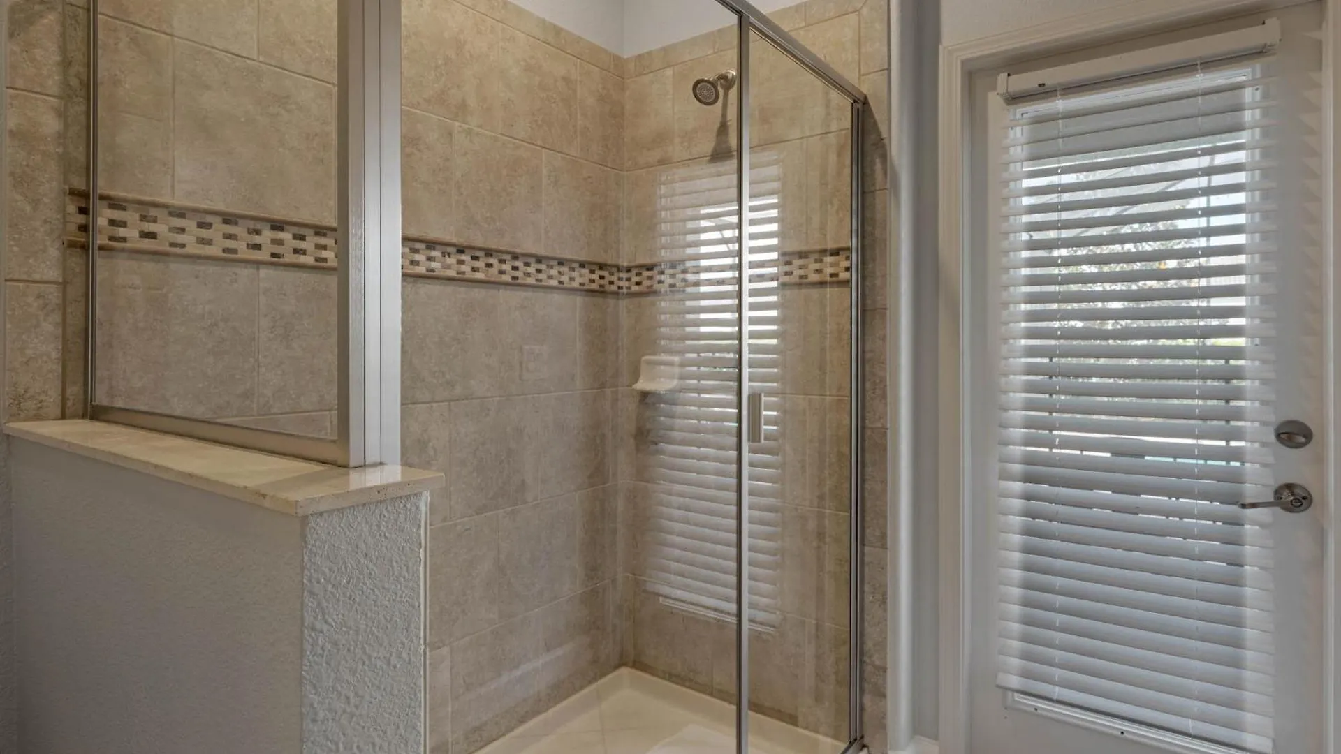 5 Bedrooms - 5 Bathrooms Champions Gate 9031 Sm Davenport
